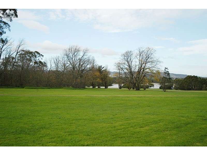 2 Crystal Court, Wheelers Hill VIC 3150