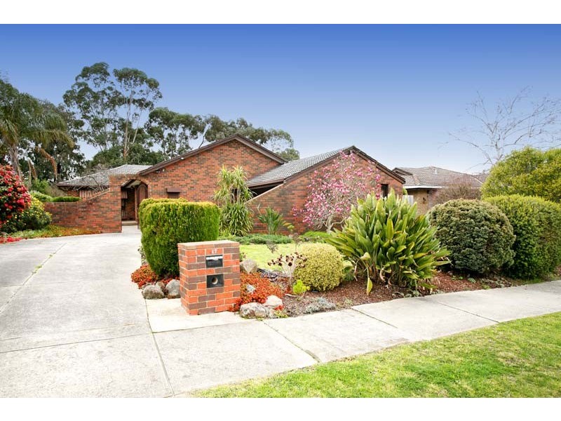 17 Hartland Road, Vermont South VIC 3133