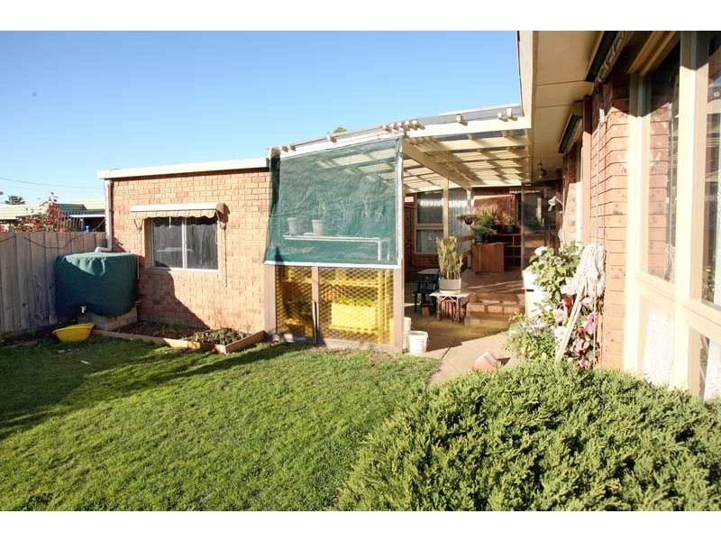 98 Strada Crescent, Wheelers Hill VIC 3150