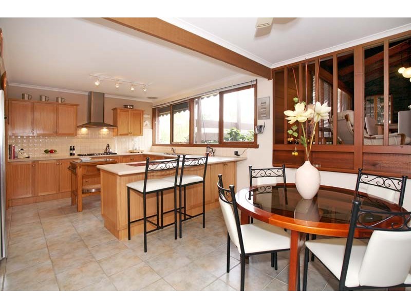 4 Gwyn Rise, Vermont South VIC 3133
