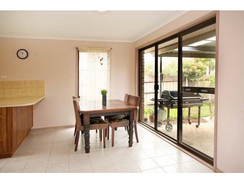 8 Snowgum Close, Rowville VIC 3178