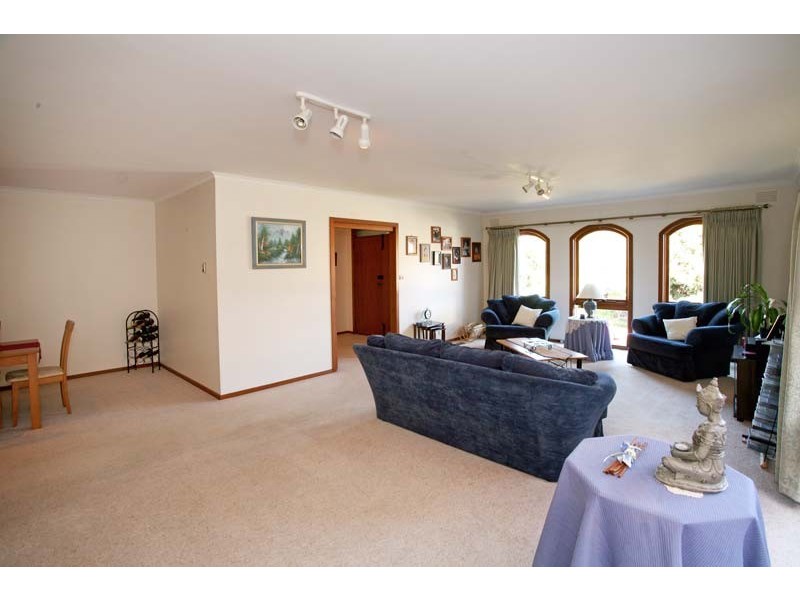 23 Scarborough Road, Vermont South VIC 3133