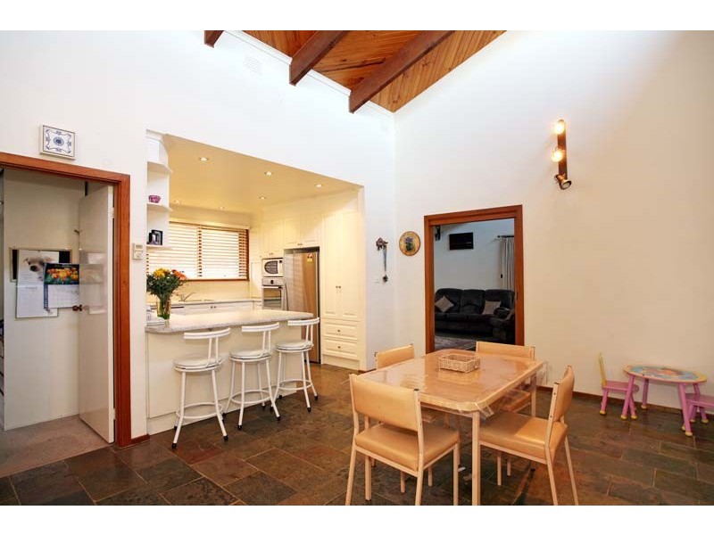 23 Scarborough Road, Vermont South VIC 3133