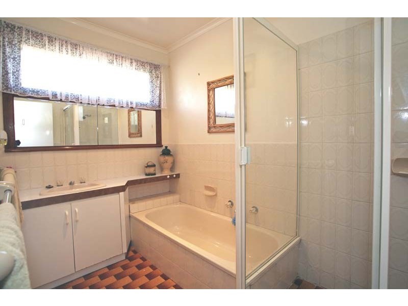 23 Scarborough Road, Vermont South VIC 3133