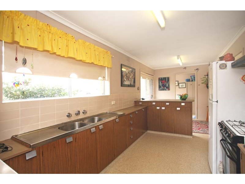 4 Larpent Street, Glen Waverley VIC 3150