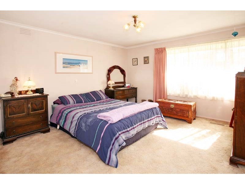 4 Larpent Street, Glen Waverley VIC 3150