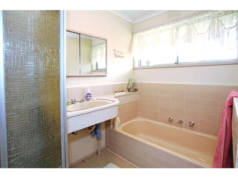 4 Larpent Street, Glen Waverley VIC 3150