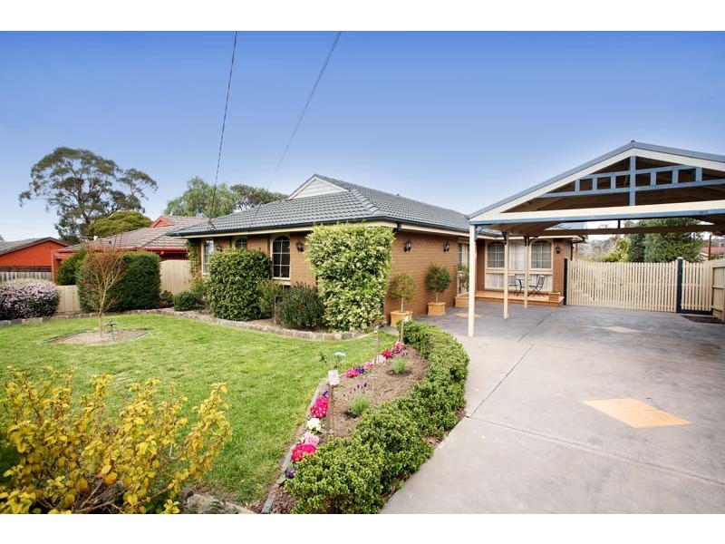 35 Lancelot Crescent, Glen Waverley VIC 3150