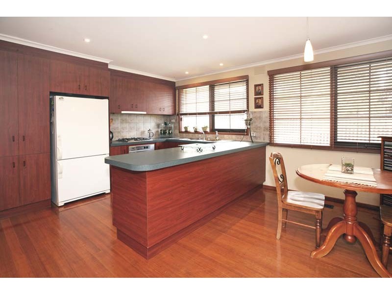 35 Lancelot Crescent, Glen Waverley VIC 3150