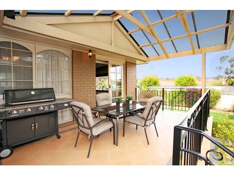 35 Lancelot Crescent, Glen Waverley VIC 3150