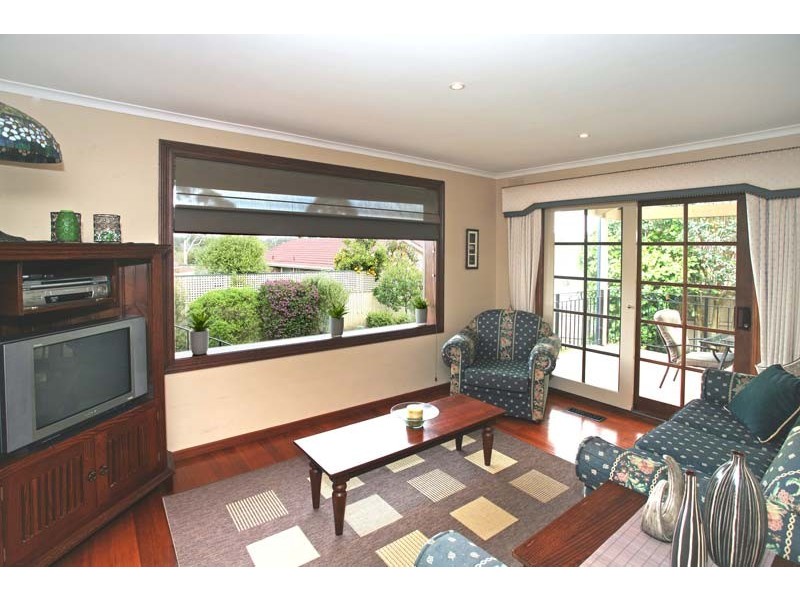 35 Lancelot Crescent, Glen Waverley VIC 3150