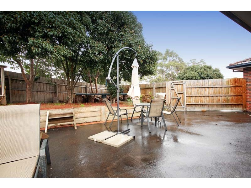 15 Lennox Avenue, Glen Waverley VIC 3150