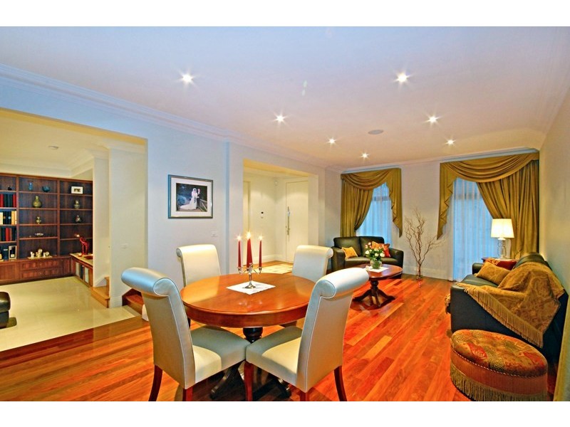 5 Holmes Way, Glen Waverley VIC 3150