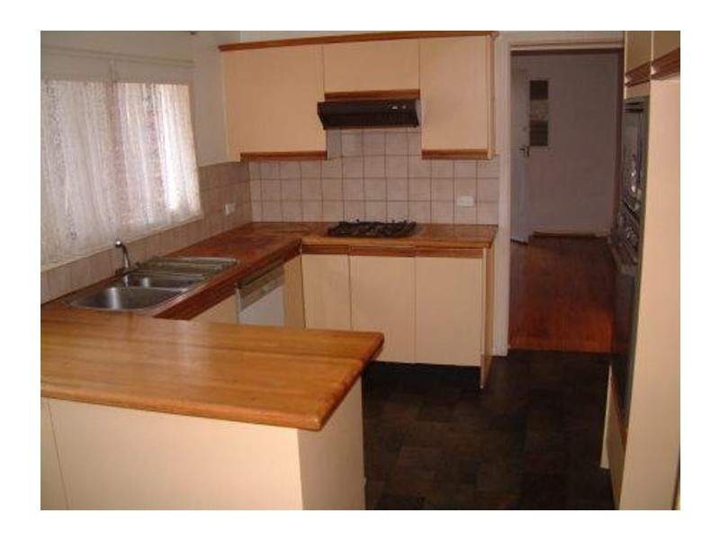 16 Neera Court, Glen Waverley VIC 3150