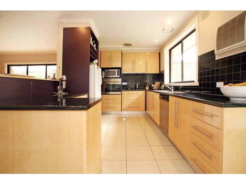 54 Bogong Avenue, Glen Waverley VIC 3150