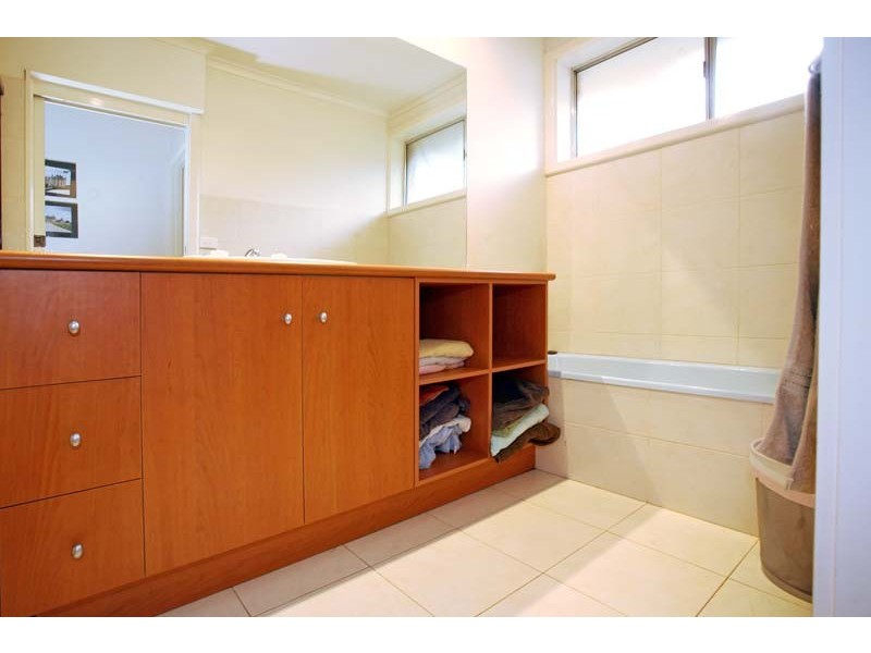 54 Bogong Avenue, Glen Waverley VIC 3150