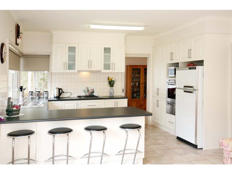 130 Whites Lane, Wheelers Hill VIC 3150