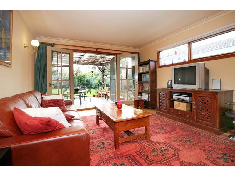 33 Earlwood Drive, Wheelers Hill VIC 3150