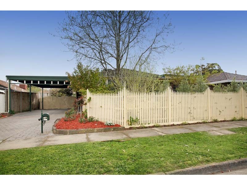 33 Earlwood Drive, Wheelers Hill VIC 3150