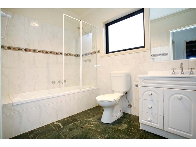 121 Waverley Road, Chadstone VIC 3148