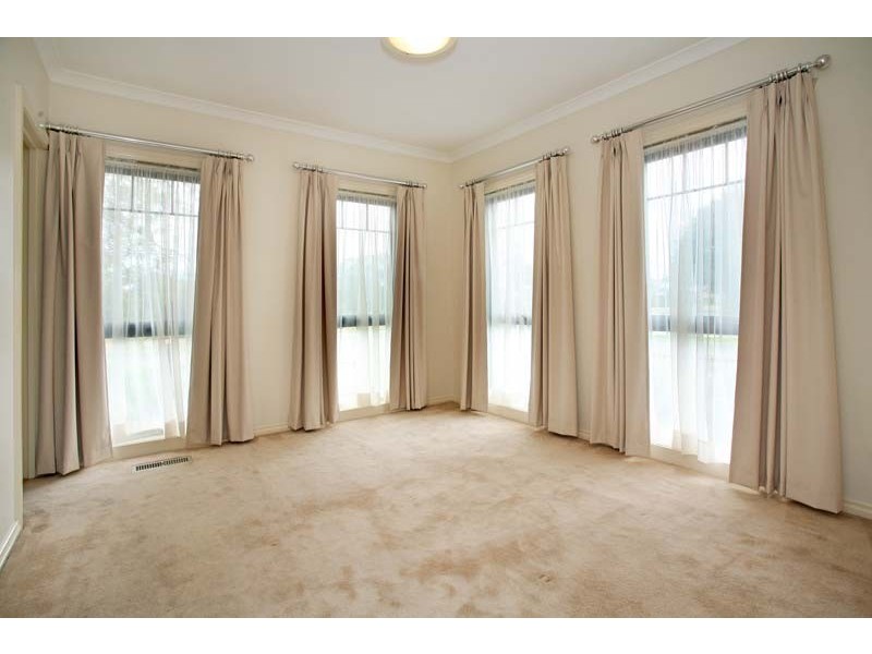 121 Waverley Road, Chadstone VIC 3148