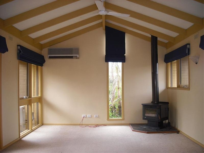 21 Rivett Crescent, Mulgrave VIC 3170