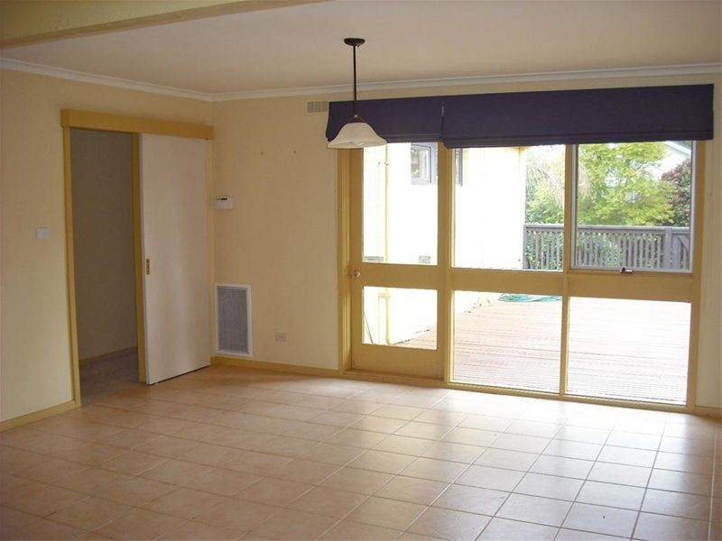 21 Rivett Crescent, Mulgrave VIC 3170