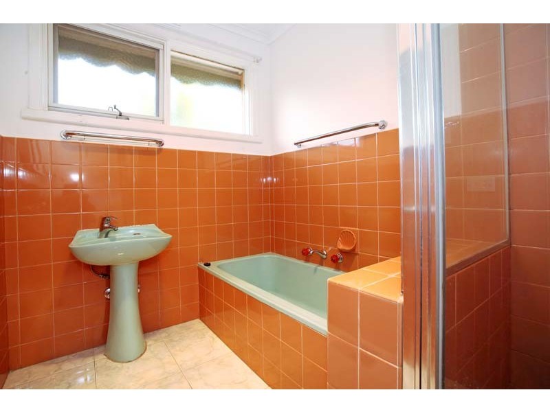 8 Ascot Court, Glen Waverley VIC 3150
