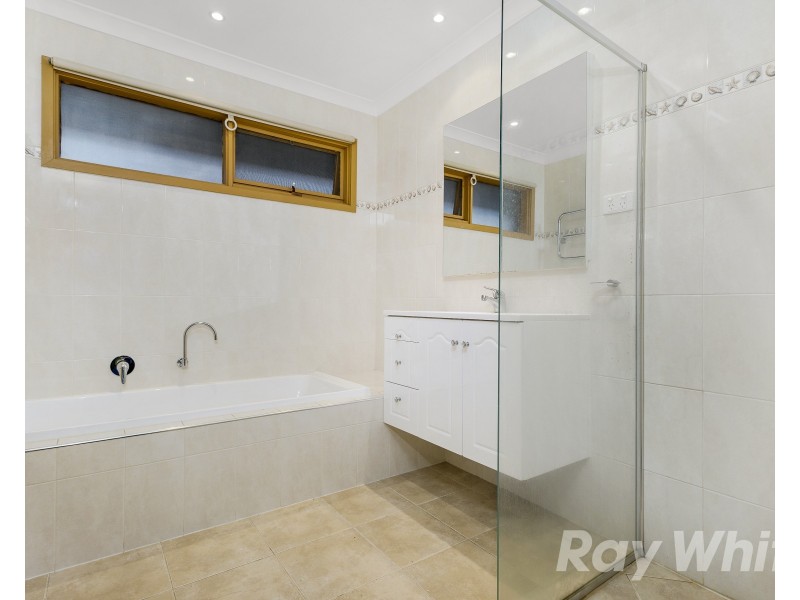 21 Ingleside Crescent, Glen Waverley VIC 3150