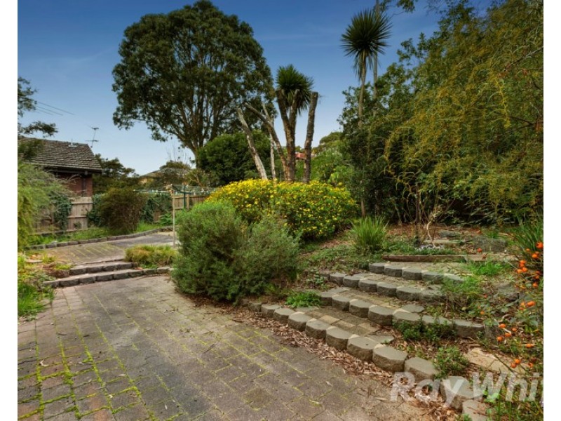 21 Ingleside Crescent, Glen Waverley VIC 3150