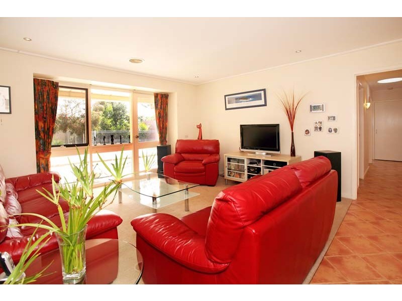 13 Shepherd Road, Glen Waverley VIC 3150