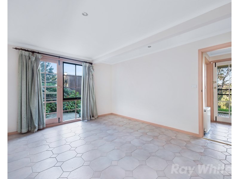 24 Carrol Grove, Mount Waverley VIC 3149