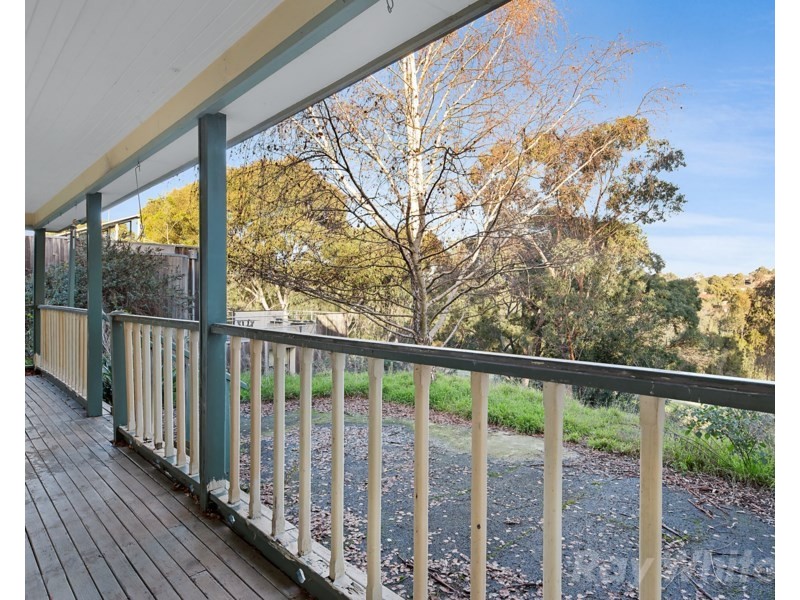 24 Carrol Grove, Mount Waverley VIC 3149