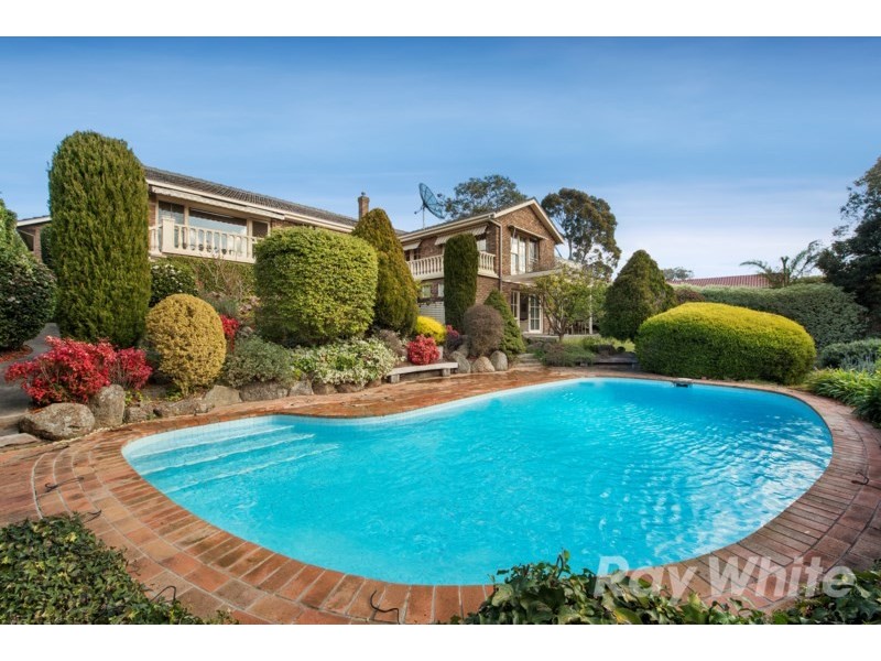 1 Stirling Crescent, Glen Waverley VIC 3150