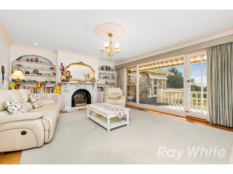 1 Stirling Crescent, Glen Waverley VIC 3150