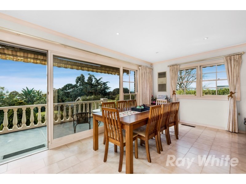 1 Stirling Crescent, Glen Waverley VIC 3150