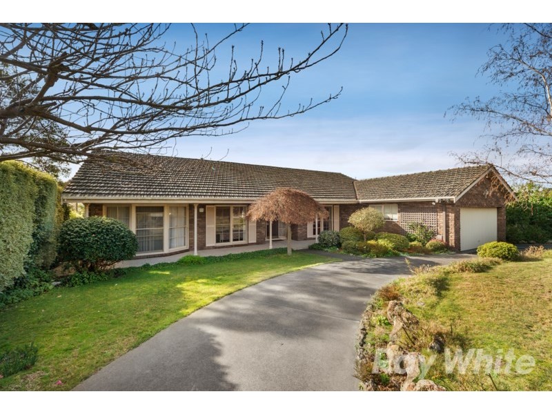 1 Stirling Crescent, Glen Waverley VIC 3150