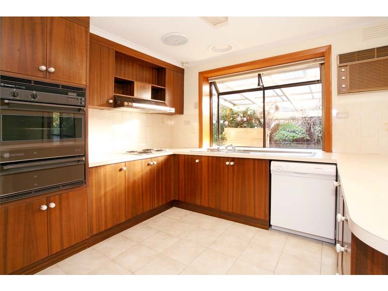 2 Poets Court, Glen Waverley VIC 3150