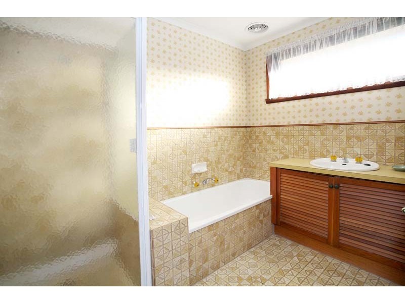 2 Poets Court, Glen Waverley VIC 3150