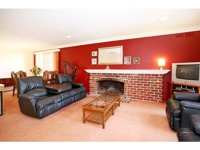 1 Coolabah Avenue, Glen Waverley VIC 3150