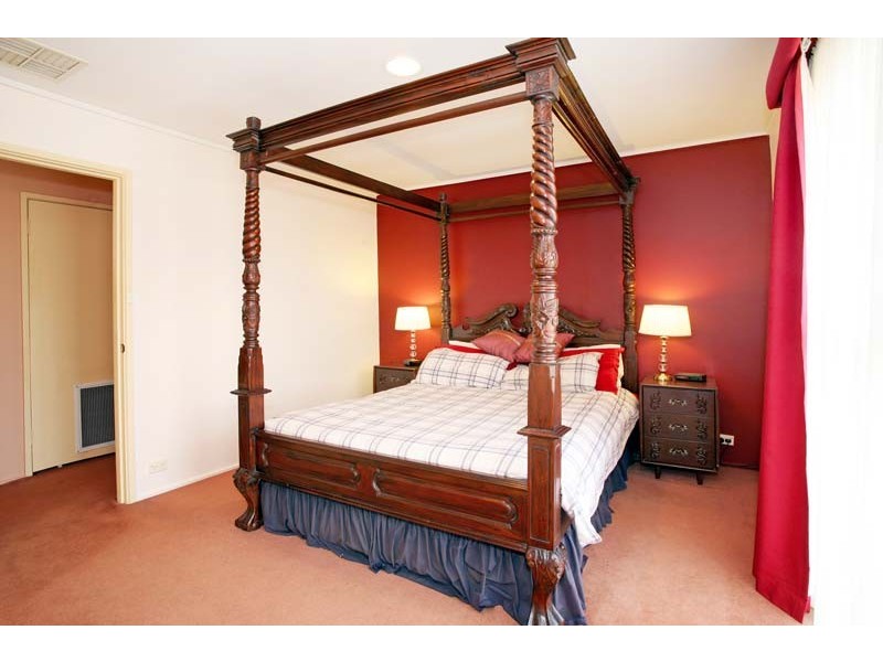 1 Coolabah Avenue, Glen Waverley VIC 3150