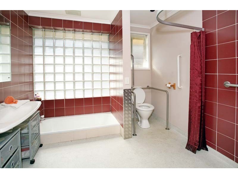 1 Coolabah Avenue, Glen Waverley VIC 3150