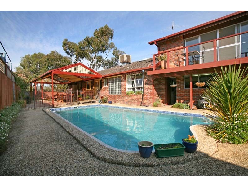 1 Coolabah Avenue, Glen Waverley VIC 3150