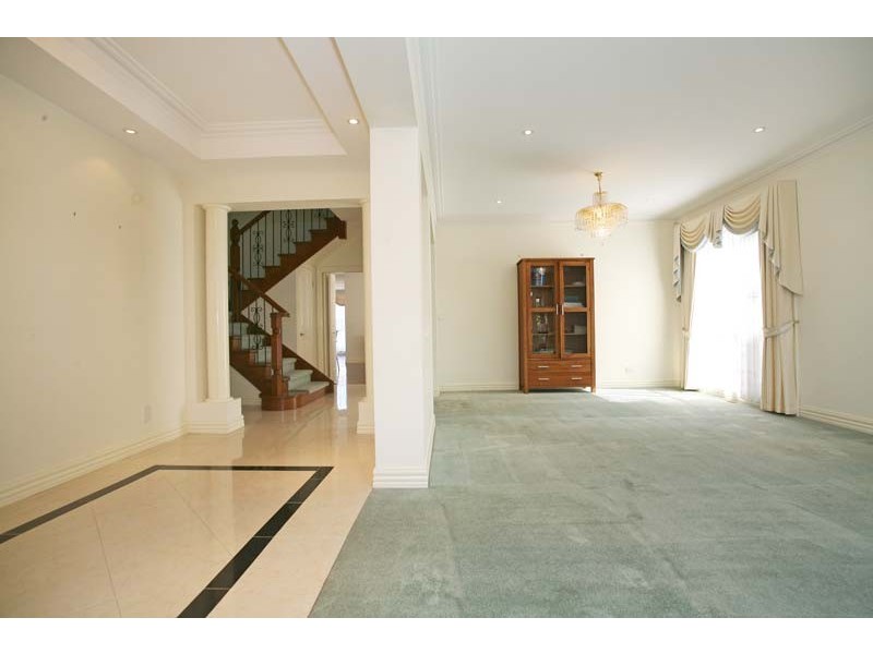 45 Medina Road, Glen Waverley VIC 3150