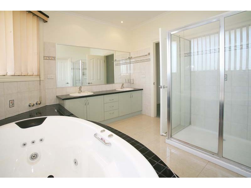 45 Medina Road, Glen Waverley VIC 3150