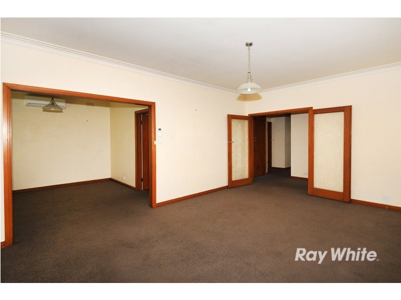 6 Grandview Road, Chadstone VIC 3148