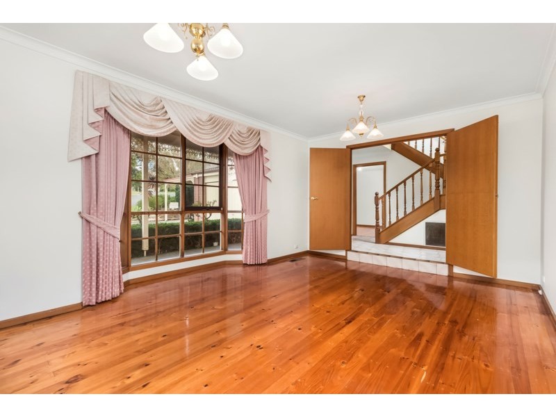 25 Erskine Crescent, Wheelers Hill VIC 3150