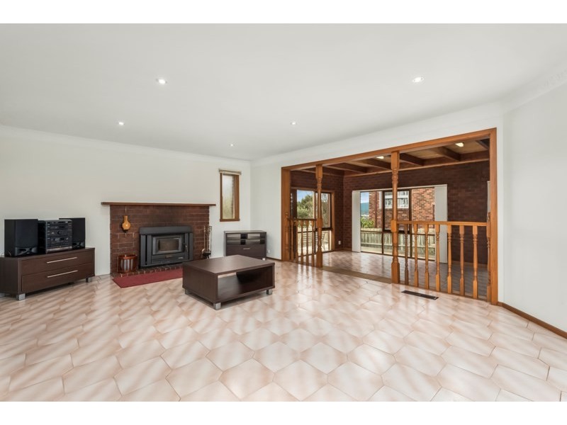 25 Erskine Crescent, Wheelers Hill VIC 3150