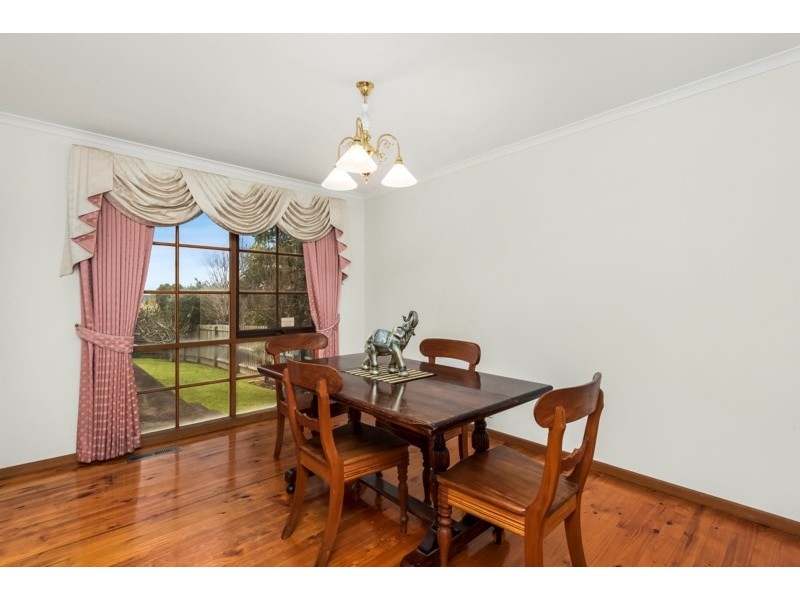 25 Erskine Crescent, Wheelers Hill VIC 3150