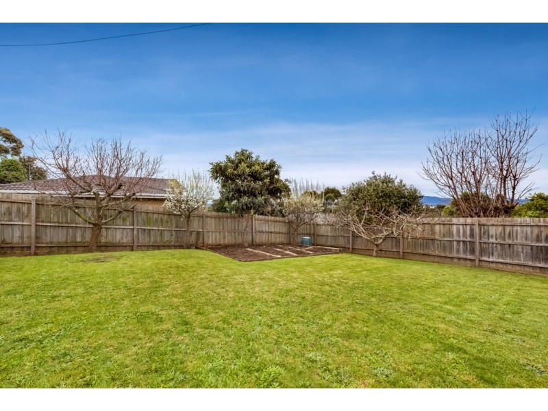 25 Erskine Crescent, Wheelers Hill VIC 3150
